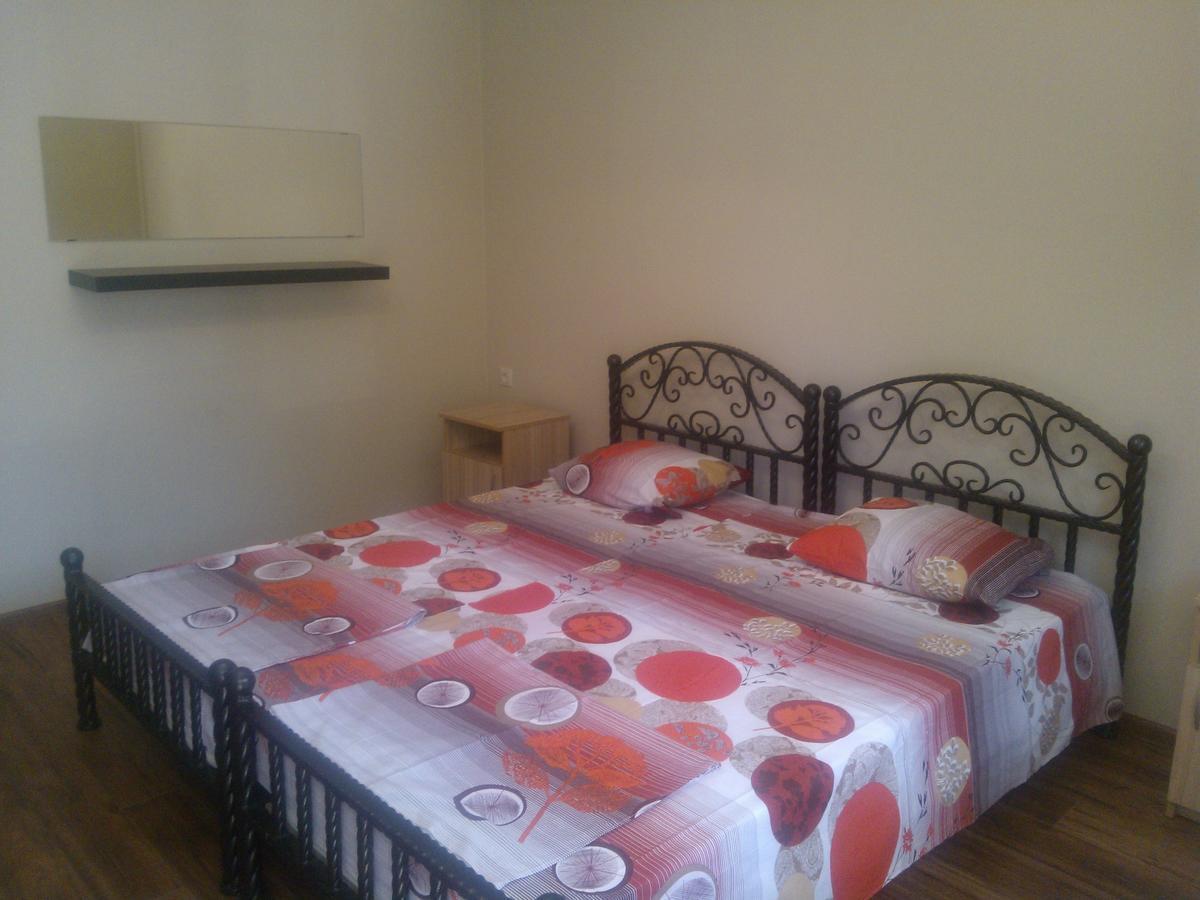 Runo Guest House Gagra Exterior photo