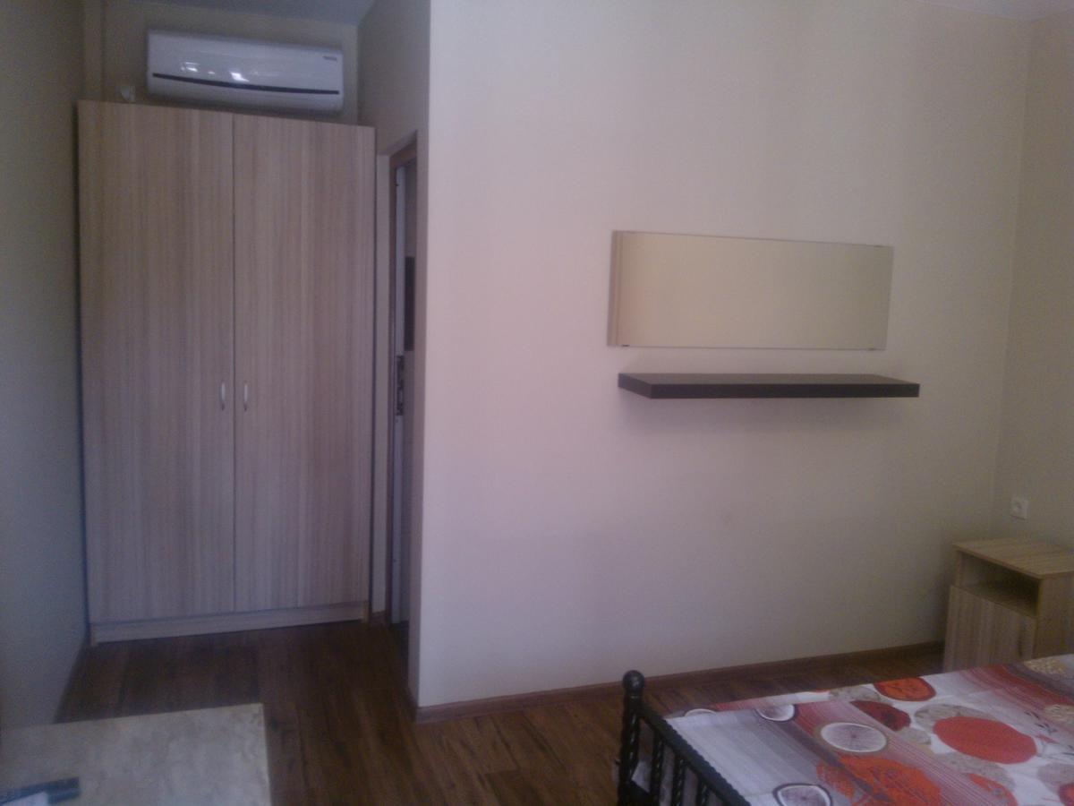 Runo Guest House Gagra Exterior photo