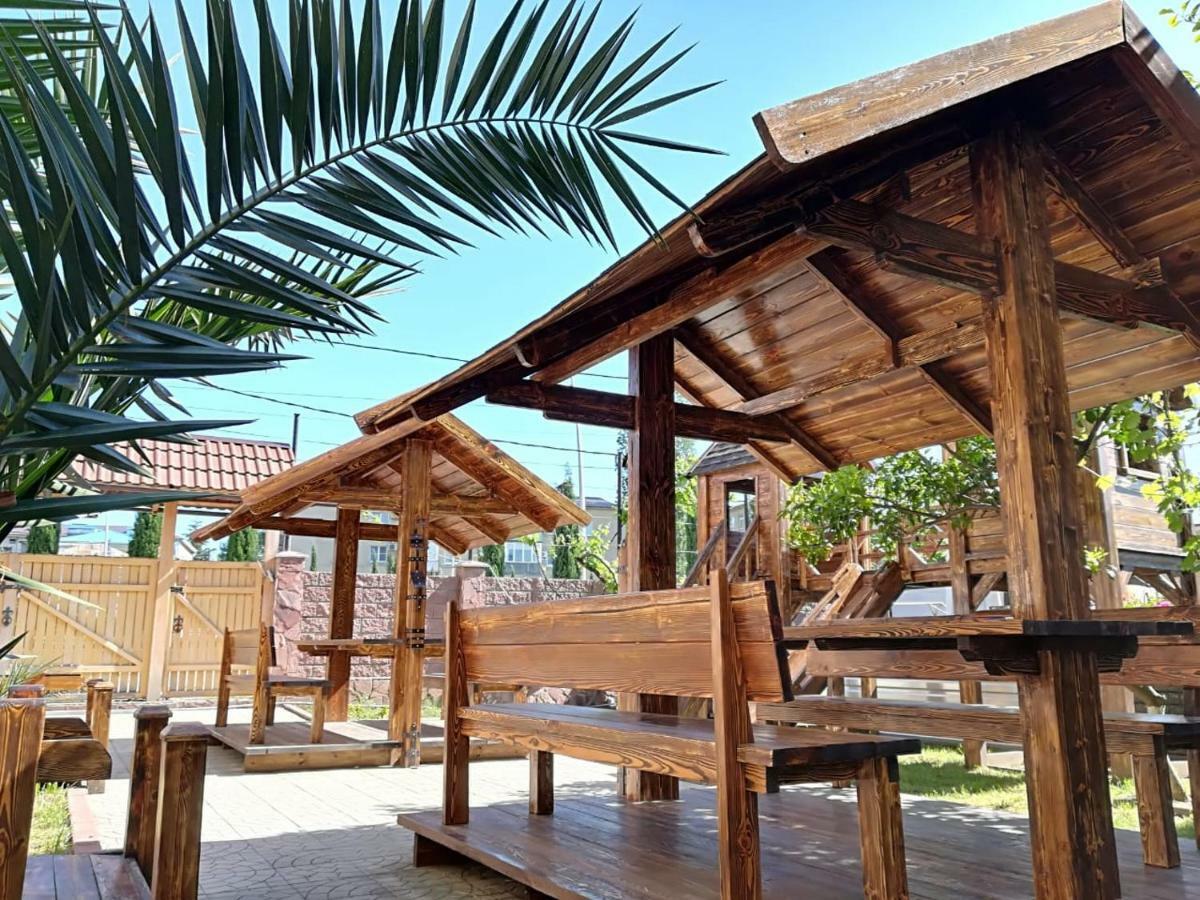 Runo Guest House Gagra Exterior photo